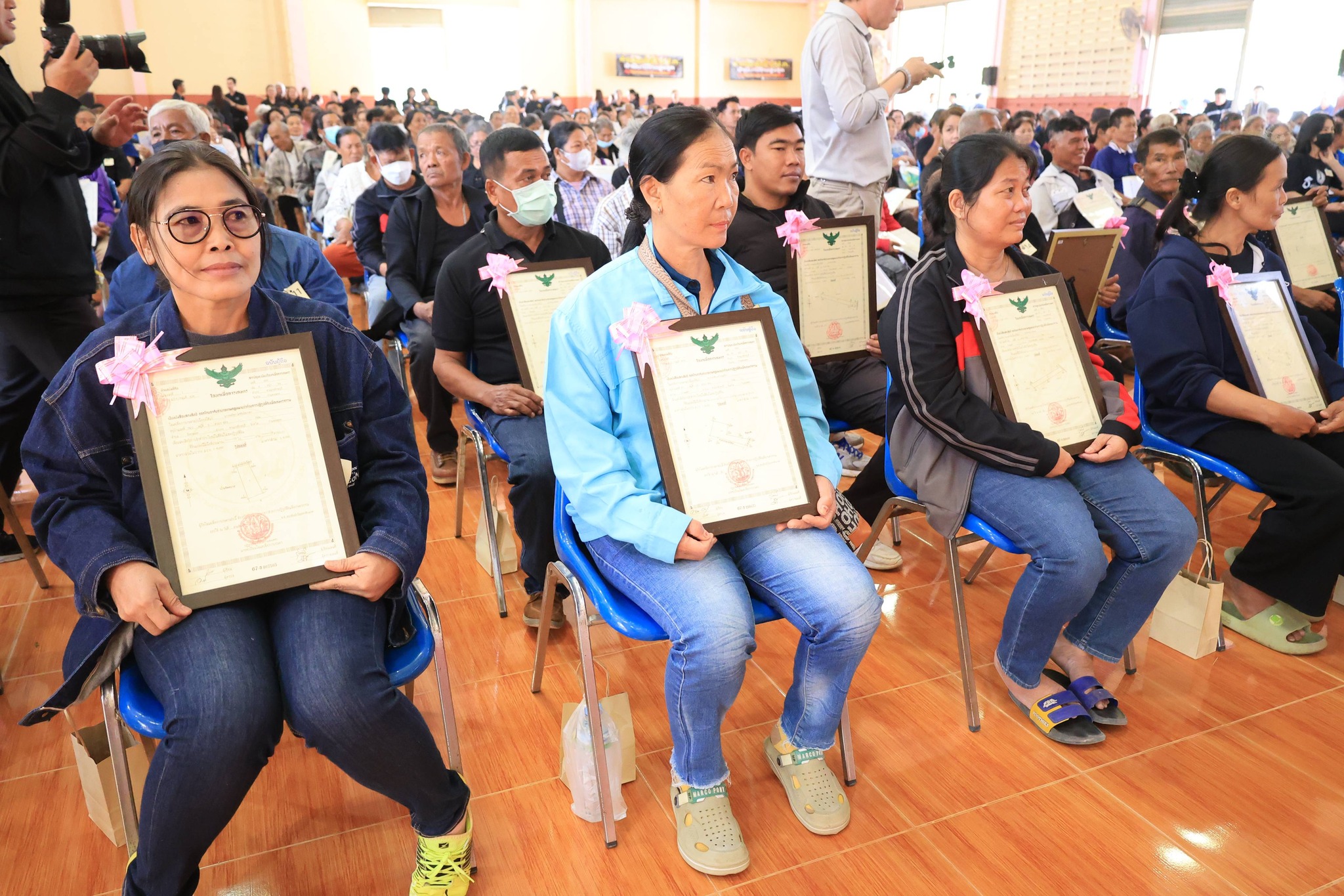 title - ส.ป.ก.พิษณุโลกร่วมโครงการพัฒนาองค์ความรู้ สิทธิและหน้าที่เกษตรกรในเขตปฏิรูปที่ดินก่อนรับมอบเอกสารสิทธิ ให้เข้าทำประโยชน์ในเขตปฏิรูปที่ดิน และพิธีมอบเอกสารสิทธิให้เข้าทำประโยชน์ในเขตปฏิรูปที่ดิน(โฉนดเพื่อการเกษตร) ประจำปีงบประมาณ พ.ศ.2569 ณ จังหวัดกำแพงเพชร